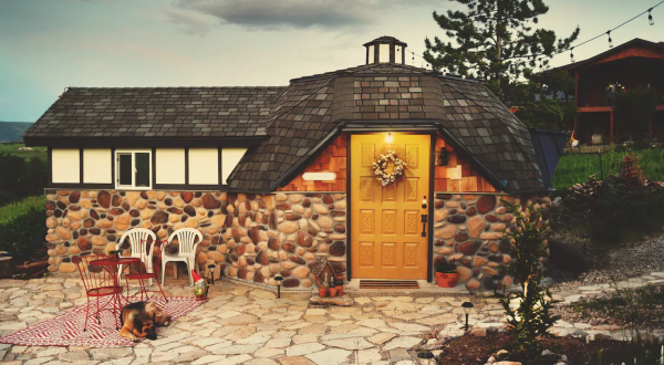 This Cozy Dome House In Utah Is Like A Hobbit Hideaway