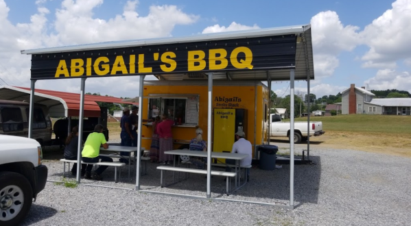 Abigail’s Smoke Shack In Tennessee Has Barbecue So Good It’s Worthy Of A Pilgrimage