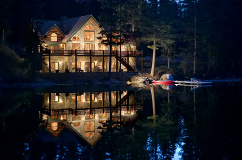 This Lakeside Cabin In Montana Has Everything You Need For A Perfect Getaway