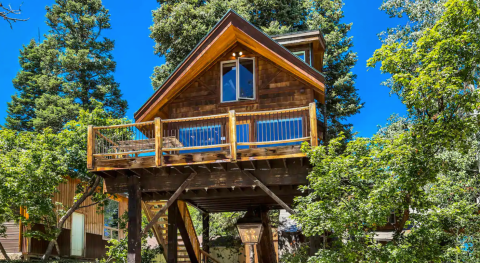 Stay Overnight At This Spectacularly Unconventional Treehouse In Utah