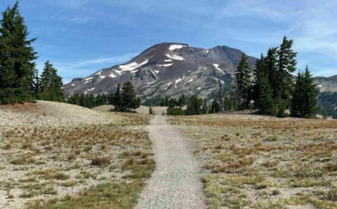 South Sister Trail Is A Challenging Hike In Oregon That Will Make Your Stomach Drop