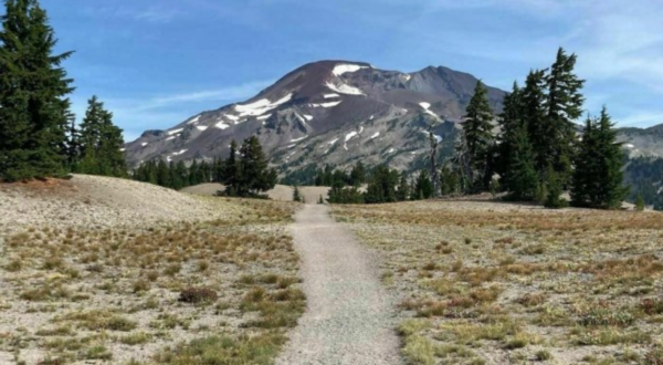 South Sister Trail Is A Challenging Hike In Oregon That Will Make Your Stomach Drop