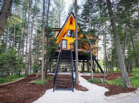 Stay Overnight At This Spectacularly Unconventional Treehouse In Montana