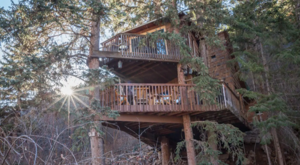 Stay Overnight At This Spectacularly Unconventional Treehouse In Colorado