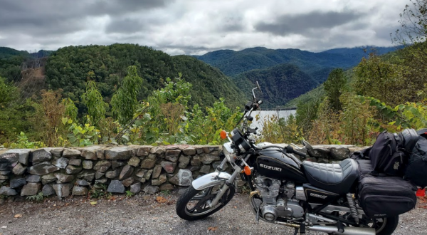 The Tail of the Dragon Is 11 Miles Of White Knuckle Driving In Tennessee That’s Not For The Faint Of Heart