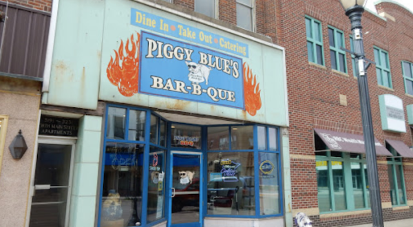 Locals Love The Mouthwatering BBQ At Piggy Blue’s Bar-B-Que in Austin, Minnesota