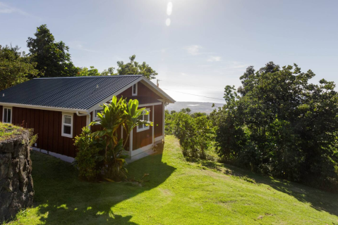 Spend The Night On A Secluded Coffee Farm When You Stay At This Charming Cottage