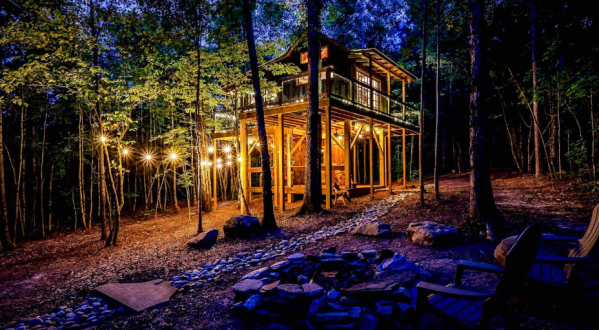 Stay Overnight At This Spectacularly Unconventional Treehouse In South Carolina