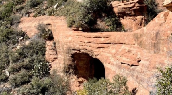 This 50-Foot-Tall Natural Arch In Arizona Is Only Accessible By Hiking Trail And It’s A Sight To Be Seen