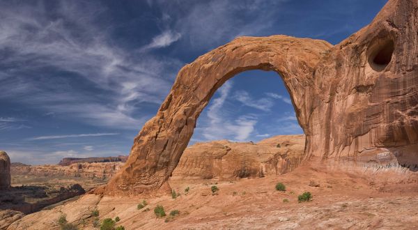 Corona And Bowtie Arch Trail Might Be One Of The Most Beautiful Short-And-Sweet Hikes To Take In Utah