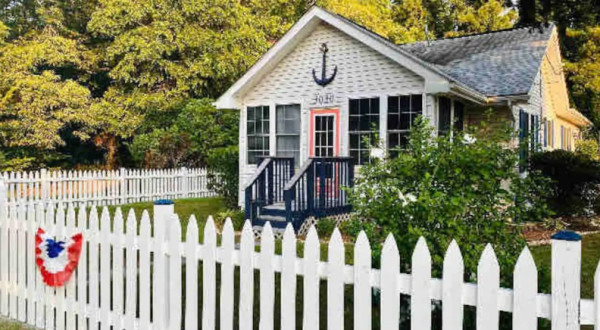 It’s Impossible Not To Smile When Staying At This Charming Beach Bungalow In Maryland