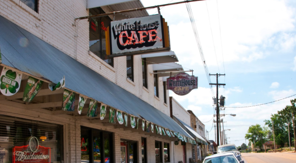 This Neighborhood Eatery In Arkansas Has Been A Local Favorite For Over A Century