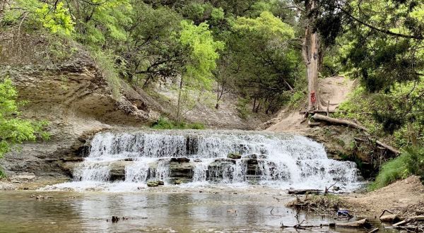 A Short But Beautiful Hike, Chalk Ridge Falls Park Trail Leads To A Little-Known Waterfall In Texas
