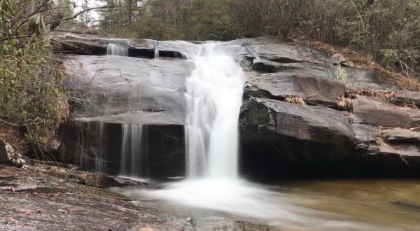 Wintergreen Falls Trail Is A 3-Mile Hike In North Carolina That Leads You To A Pristine Waterfall