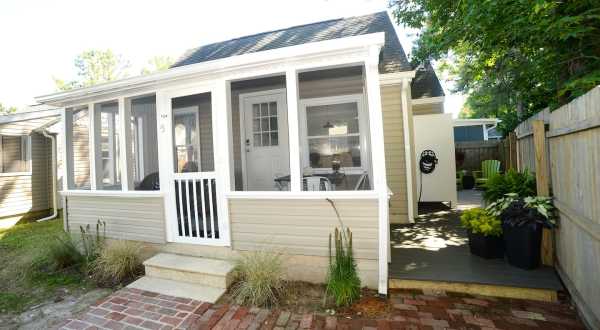 Enjoy A Weekend Getaway At Salt Box Cottage, A Historic 90-Year-Old Cottage In Delaware