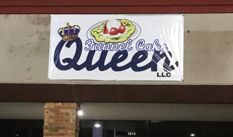 Funnel Cake Queen In Alabama Serves Tasty Gourmet Funnel Cakes With Toppings Galore