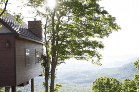 Stay Overnight At This Spectacularly Unconventional Treehouse In Arkansas