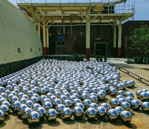 This Bizarre 900 Mirror Sphere Garden Is A Mind Boggling Exhibit In Arkansas