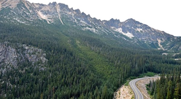The 140-Mile Scenic Drive In Washington You Will Want To Take As Soon As You Can