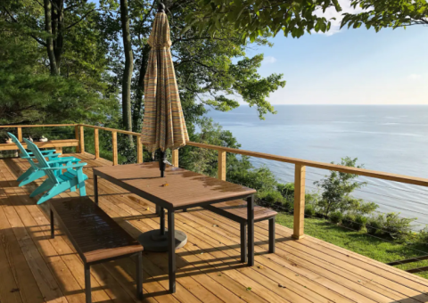 This Airbnb Perched On An 80-foot Cliff Offers One Of The Dreamiest Water Views In Maryland
