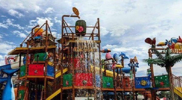 One Of Kentucky’s Coolest Aqua Parks, Venture River Water Park Will Make You Feel Like A Kid Again