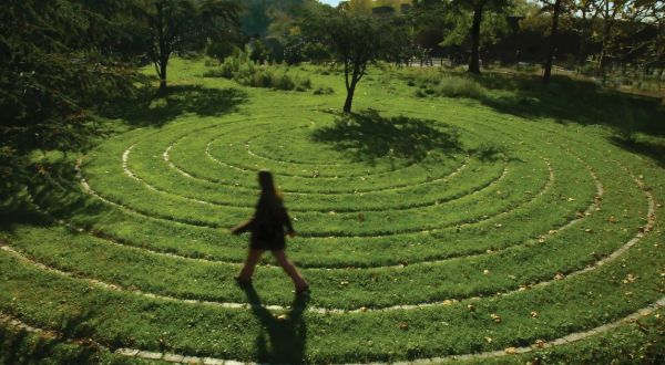 Get Lost In The Battery Labyrinth, An Impressive Garden That’s Literally A Labyrinth In New York