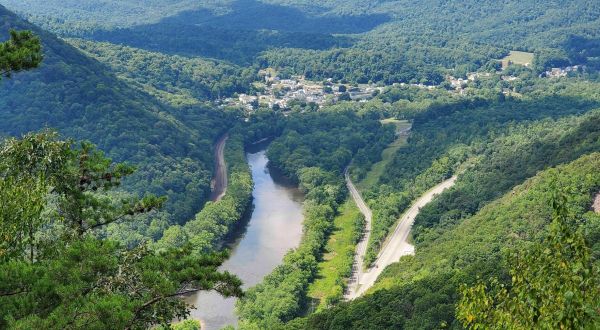 Thousand Steps Trail Is A Challenging Hike In Pennsylvania That Will Make Your Stomach Drop