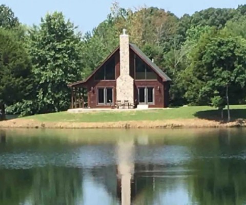 Stay In A Charming Illinois Cabin With Its Own Private Seven-Acre Lake