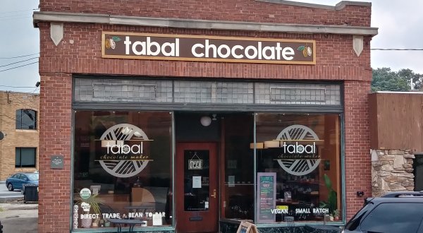 There’s A Chocolate Bar In Wisconsin And It’s Just As Heavenly As It Sounds