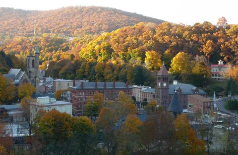 Jim Thorpe Is A Small Pennsylvania Town That Looks Like A Hallmark Movie During The Fall