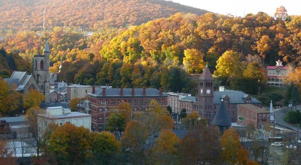 Jim Thorpe Is A Small Pennsylvania Town That Looks Like A Hallmark Movie During The Fall