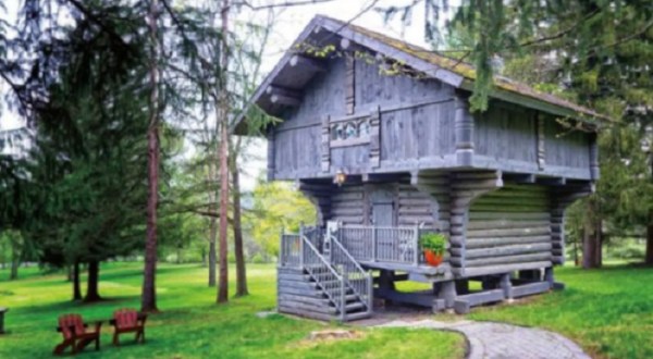 Fall Asleep In A Remote Scandinavian Cabin Treehouse In Pennsylvania