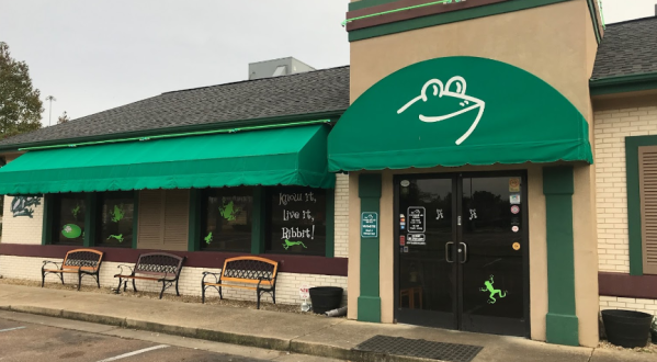 Hop On Over To The Froghead Grill, A Frog-Themed Restaurant In Mississippi, For A Meal You Won’t Forget 