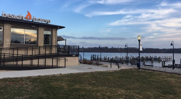 Enjoy The Breeze And A Beer At Beach House, A Waterfront Restaurant In Illinois