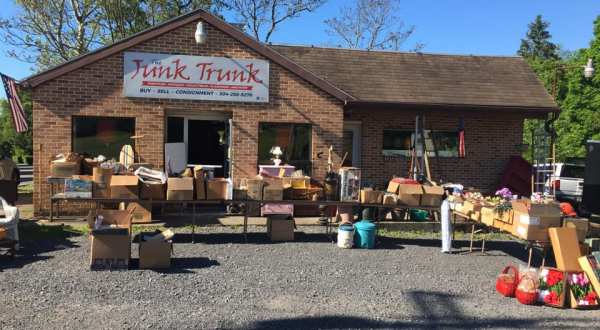 The Junk Trunk’s Vintage Vinyl Collection Draws Shoppers To Fairmont, West Virginia