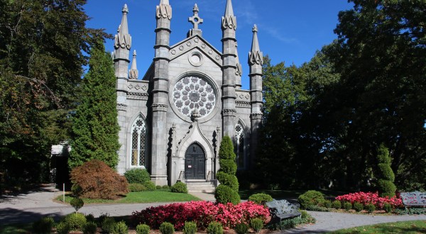 Bigelow Chapel Is A Pretty Place Of Worship In Massachusetts