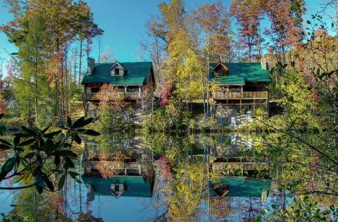 Rent A Lakefront Cabin At Breaks Interstate Park For A Picturesque Fall Getaway In Virginia