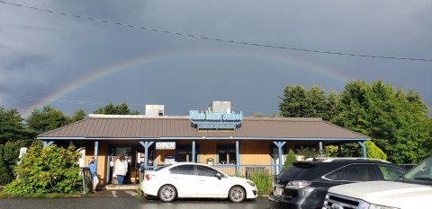 The Surf And Turf Entrees At Mike's Inland Seafood May Make You Think You're On The North Carolina Coast