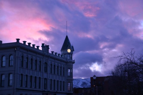 The Stories Of The Haunted Geiser Grand In Baker City, Oregon Are Bone-Chilling