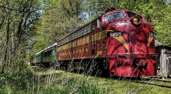 The Haunted Train Ride Through Missouri That Will Terrify You In The Best Way Possible