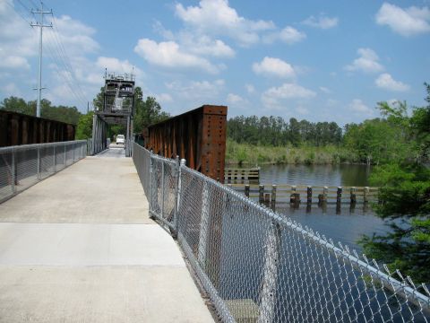 The Tammany Trace Is A 31-Mile Path In Louisiana That Winds Alongside Lakes, Rivers, And Historic Towns