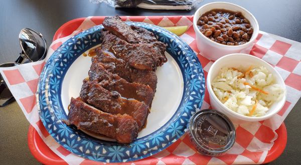 Tucked In A Gas Station, 3 Bay BBQ And Bakery In Missouri Is Bucket List-Worthy