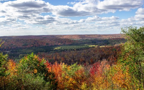 Deadman's Hill Overlook In Michigan Has A Spooky Name And Spectacular Fall Views