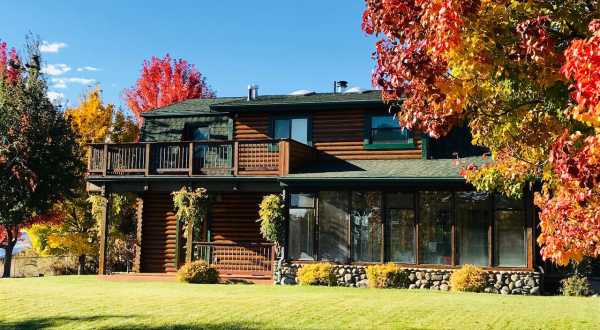 Experience The Fall Colors Like Never Before With A Stay At This Cozy Log Home In Nevada