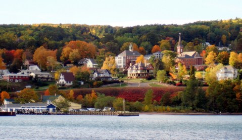 See The Most Breathtaking Fall Foliage From The Water On The Grand Tour Cruise In Wisconsin