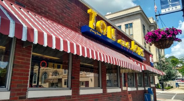 Fire Up The Jukebox At Tom And Joe’s Diner, A Popular Pennsylvania Hangout Since 1933