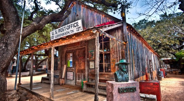 Luckenbach General Store In Texas Will Transport You To Another Era