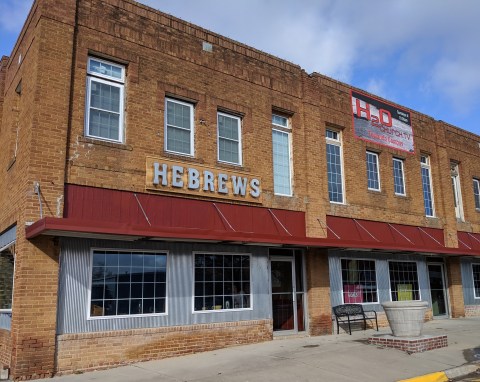 Bite Into Big Ol' Cinnamon Rolls And Country Style Cravings At HeBrews Cafe In Kansas