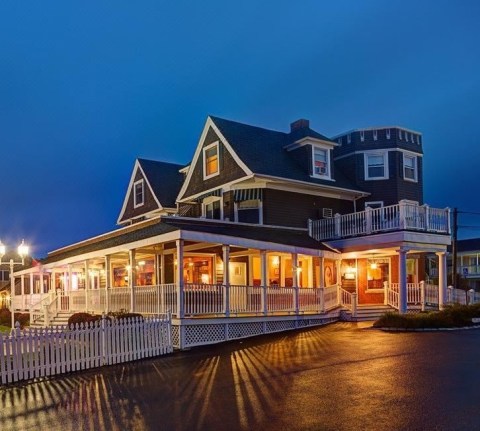 Sleep Soundly Next To The Sea At Ocean Rose Inn In Rhode Island