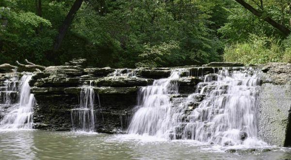 Waterfall Glen Trail Is A Beginner-Friendly Waterfall Trail In Illinois That’s Great For A Family Hike